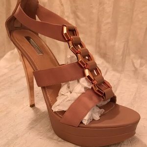 Beautiful Taupe/Rose Gold Sandal